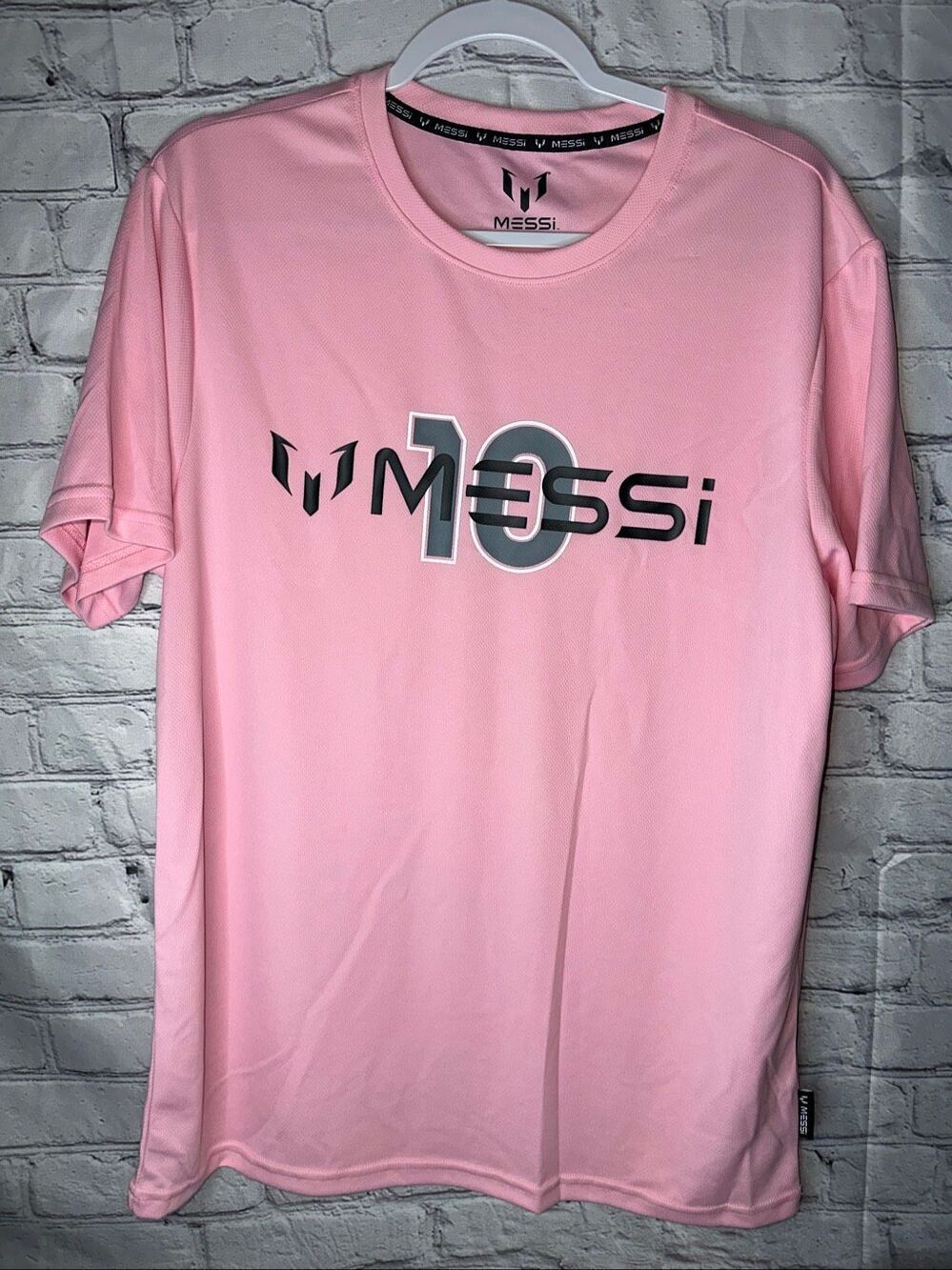 Lionel Messi #10 Pink Fan Jersey – Large – New Without Tags